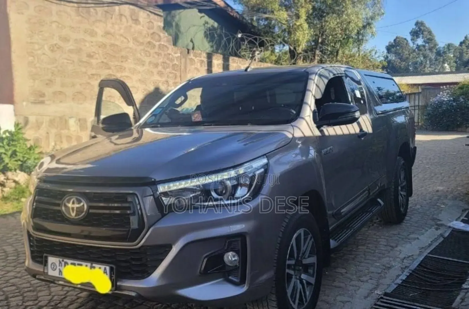 Toyota Hilux 2020 Gray