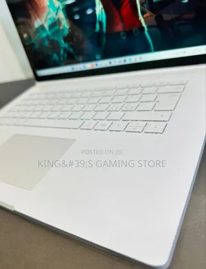 New Laptop Microsoft Surface Book 2 16GB Intel Core I7 SSD 256GB