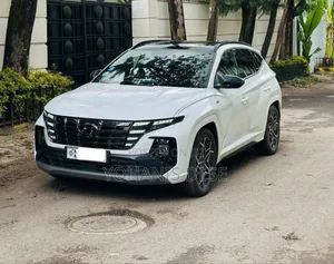 Photo - Hyundai Tucson 2021 White