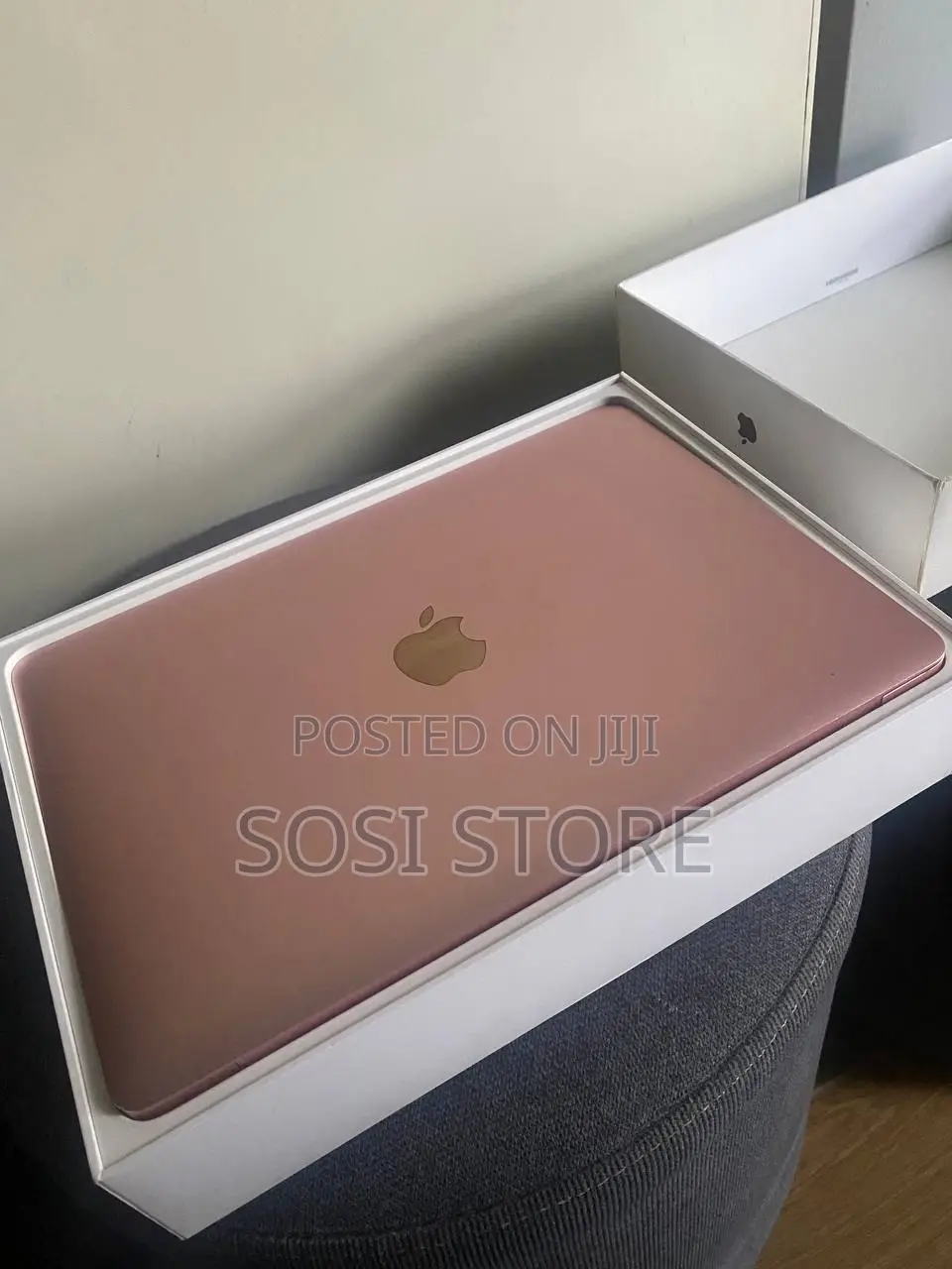 New Laptop Apple MacBook 2017 8GB Intel Core i5 SSD 512GB