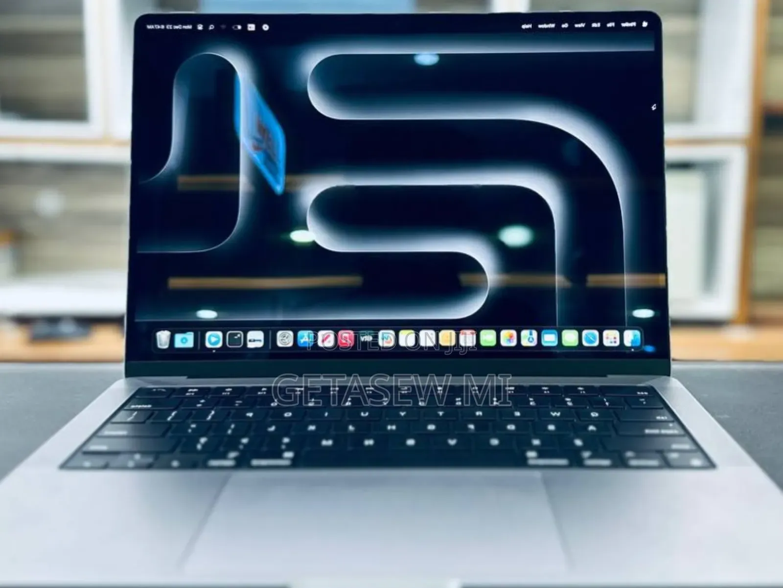 New Laptop Apple MacBook Pro 2023 M3 14-Inch 16GB Apple M3 Pro SSD 1T