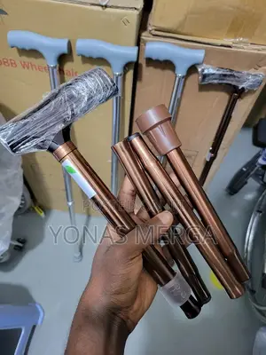 Photo - Walking Stick‱炉cane፵於using the Stick on the Stronger Side