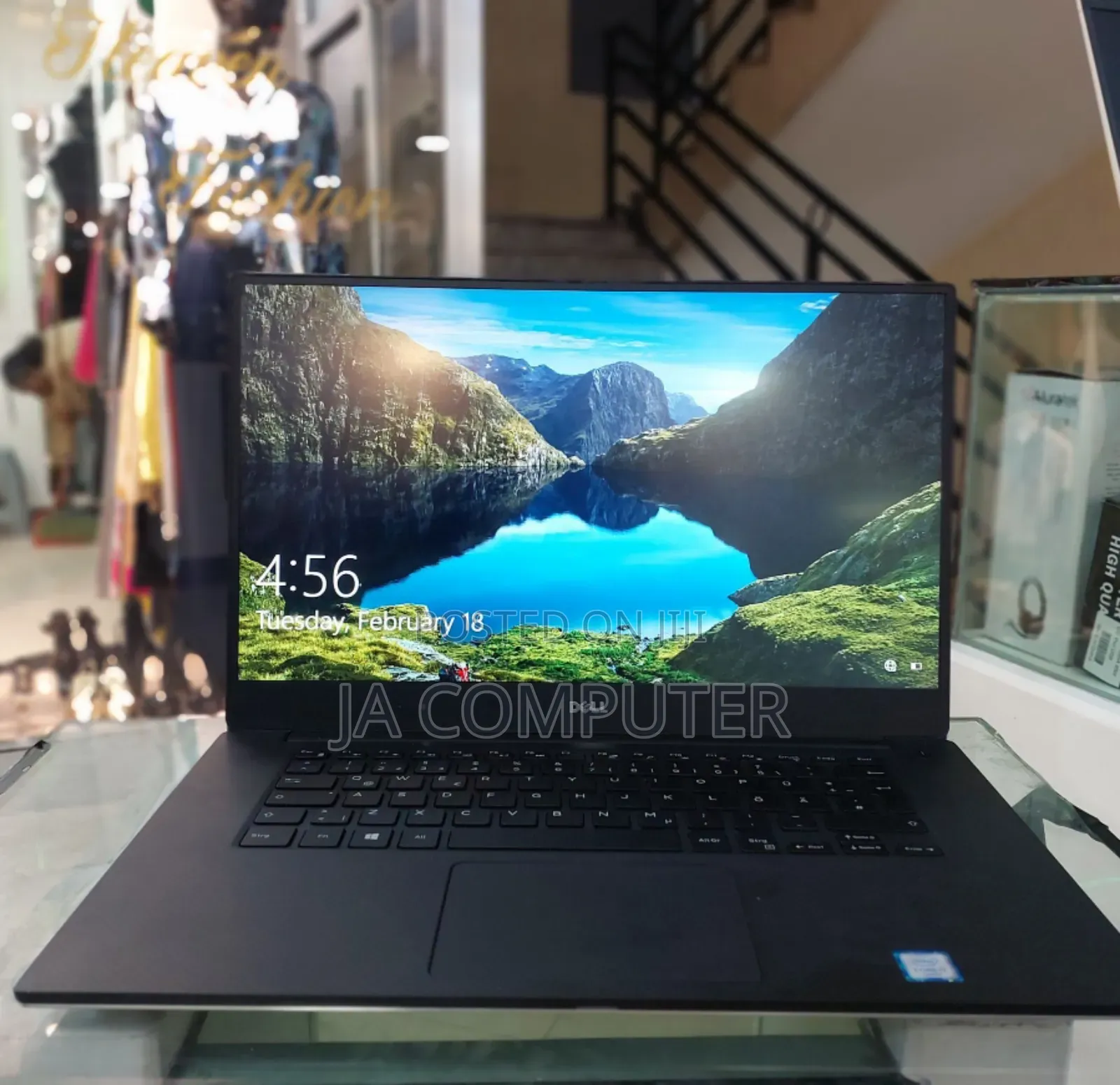 New Laptop Dell Precision 5520 16GB Intel Core I7 SSD 512GB