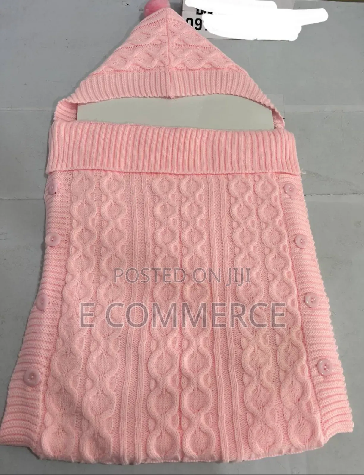 ከላይ ሹራብ ውስጡ ፈር ማቀፍያ