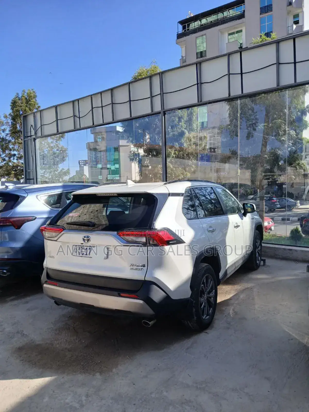 Toyota RAV4 2022 White