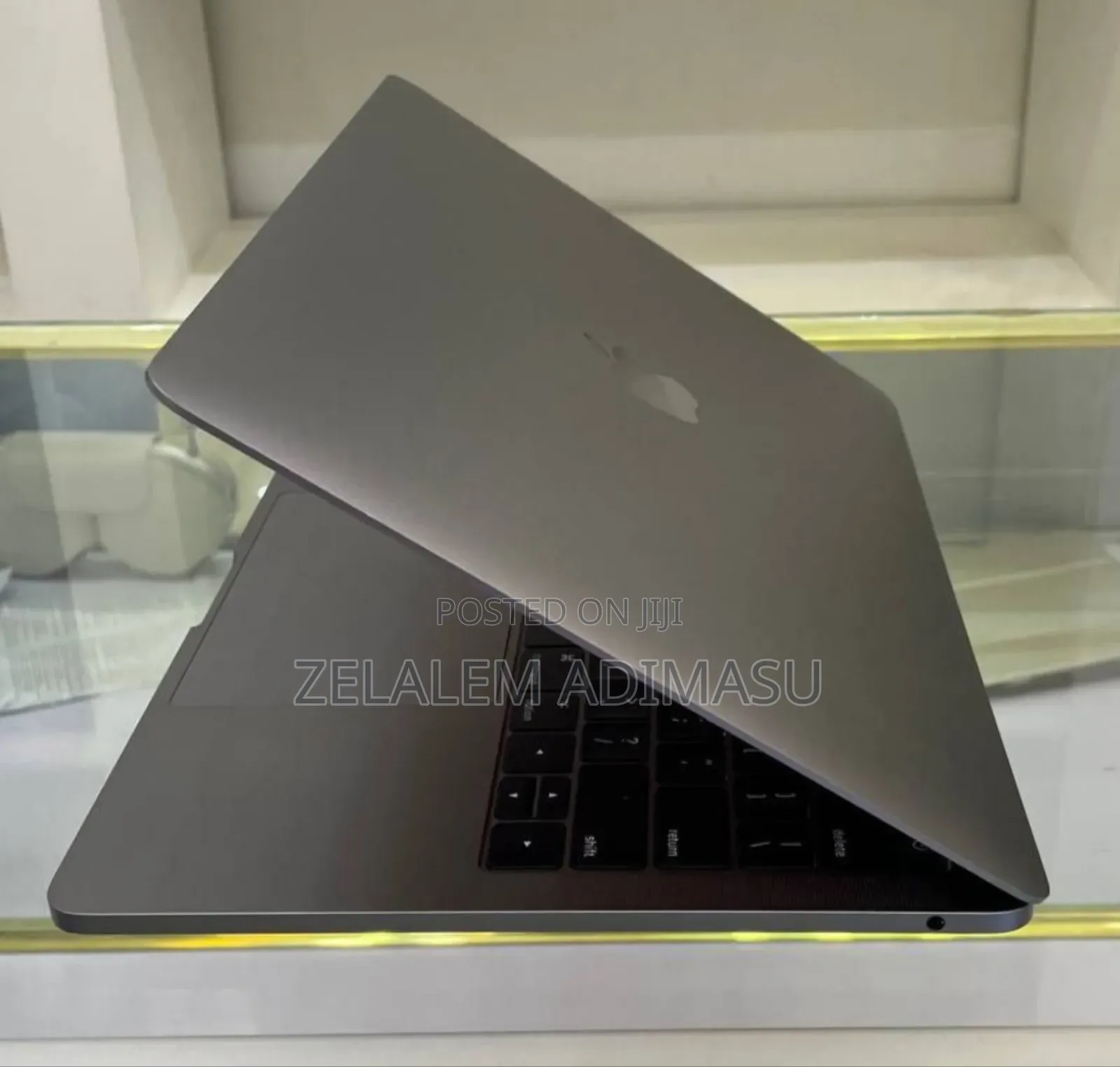 New Laptop Apple MacBook Pro 2015 8GB Intel Core I5 SSD 512GB