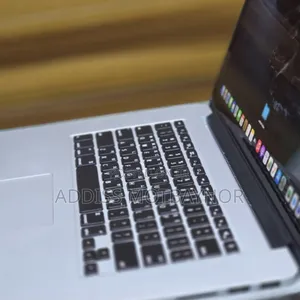 New Laptop Apple MacBook Pro 2019 16GB Intel Core I7 SSD 512GB