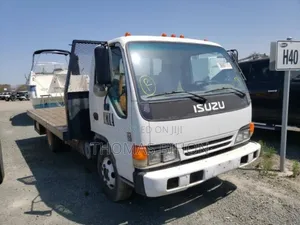 Isuzu Elf Truck 1998 Off White