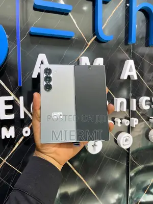 Photo - New Samsung Galaxy Z Fold6 256 GB Black