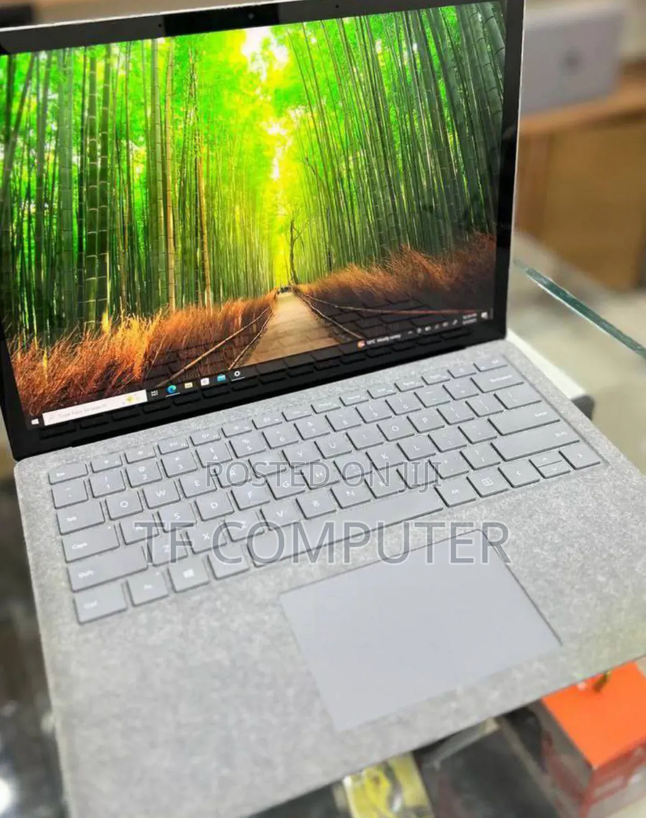 New Laptop Microsoft Surface 8GB Intel Core I5 SSD 256GB