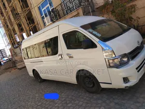 Photo - Toyota Grand HiAce 2013 White