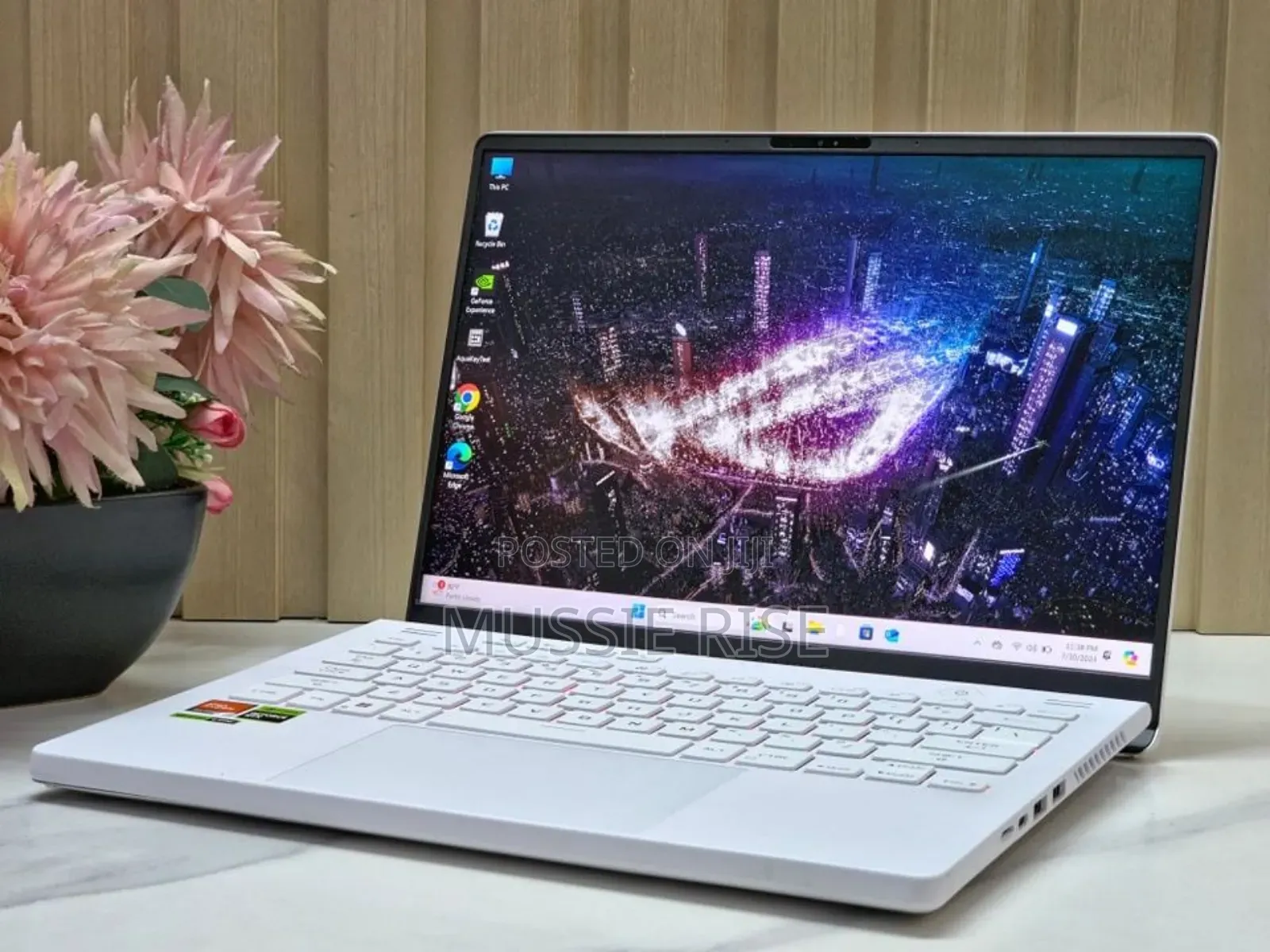 New Laptop Asus ROG Zephyrus G14 24GB AMD Ryzen 9 SSD 512GB