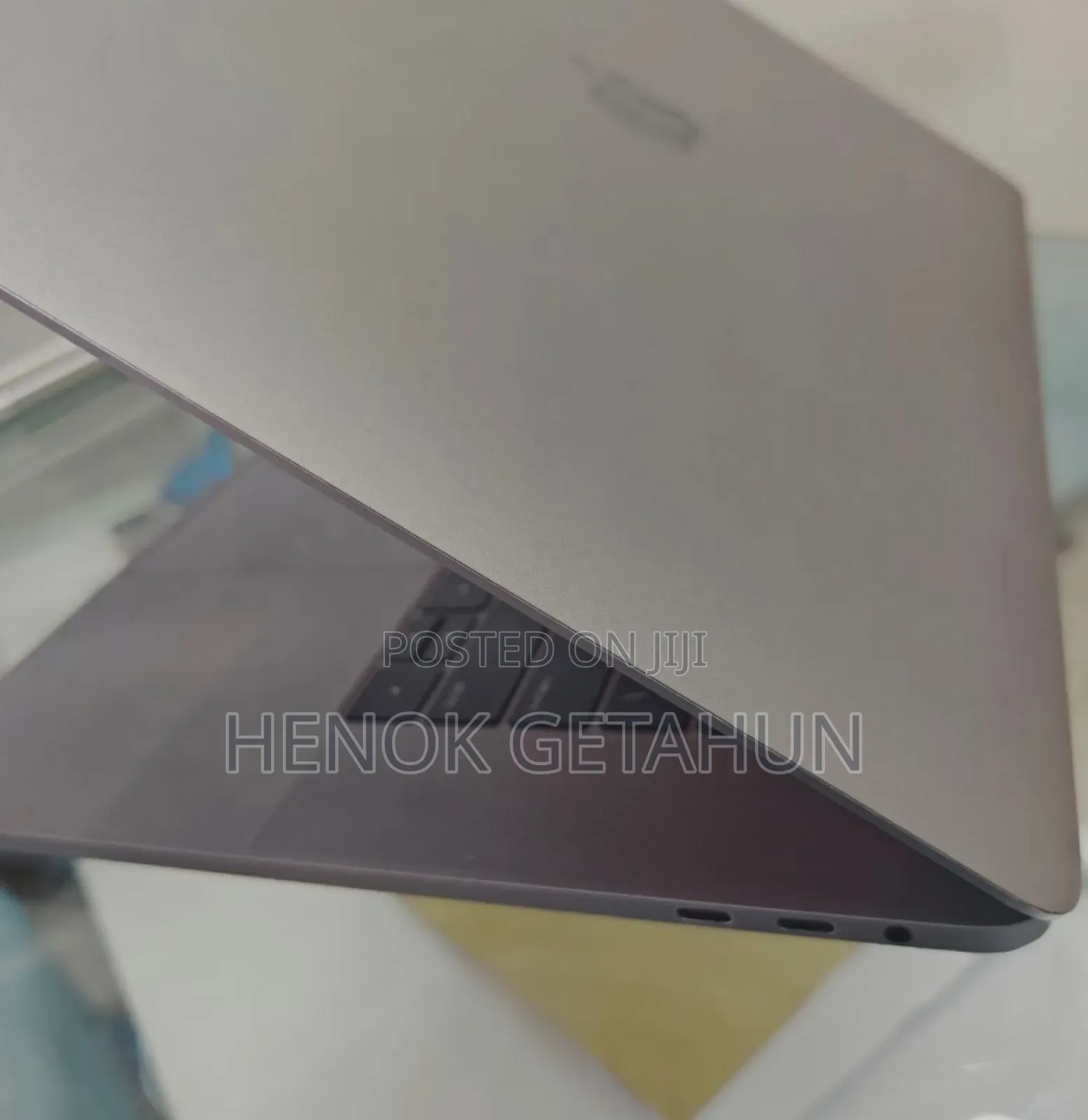 New Laptop Apple MacBook Pro 2019 16GB Intel Core I7 SSD 512GB