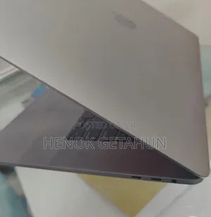 New Laptop Apple MacBook Pro 2019 16GB Intel Core I7 SSD 512GB