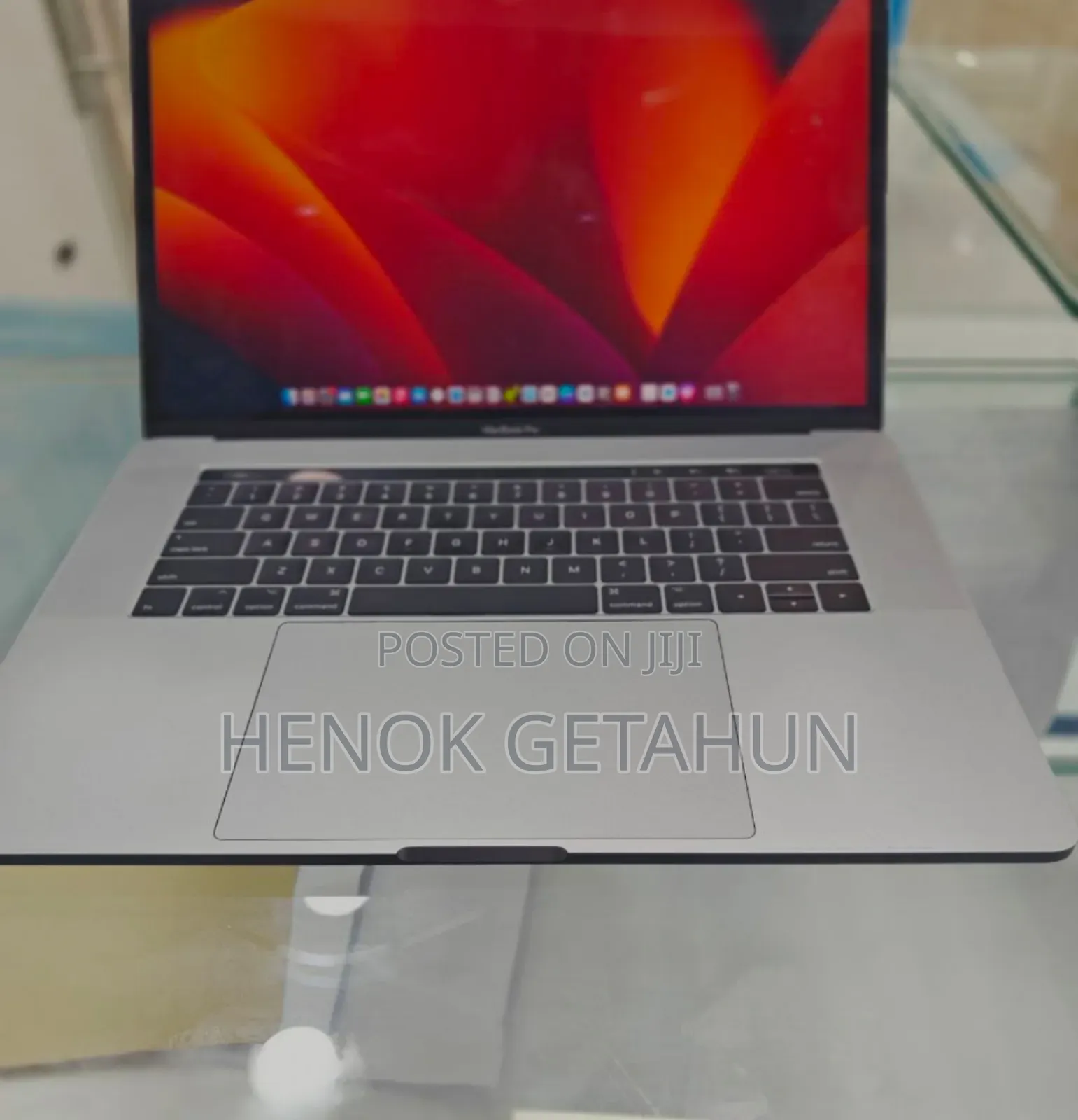 New Laptop Apple MacBook Pro 2019 16GB Intel Core I7 SSD 512GB