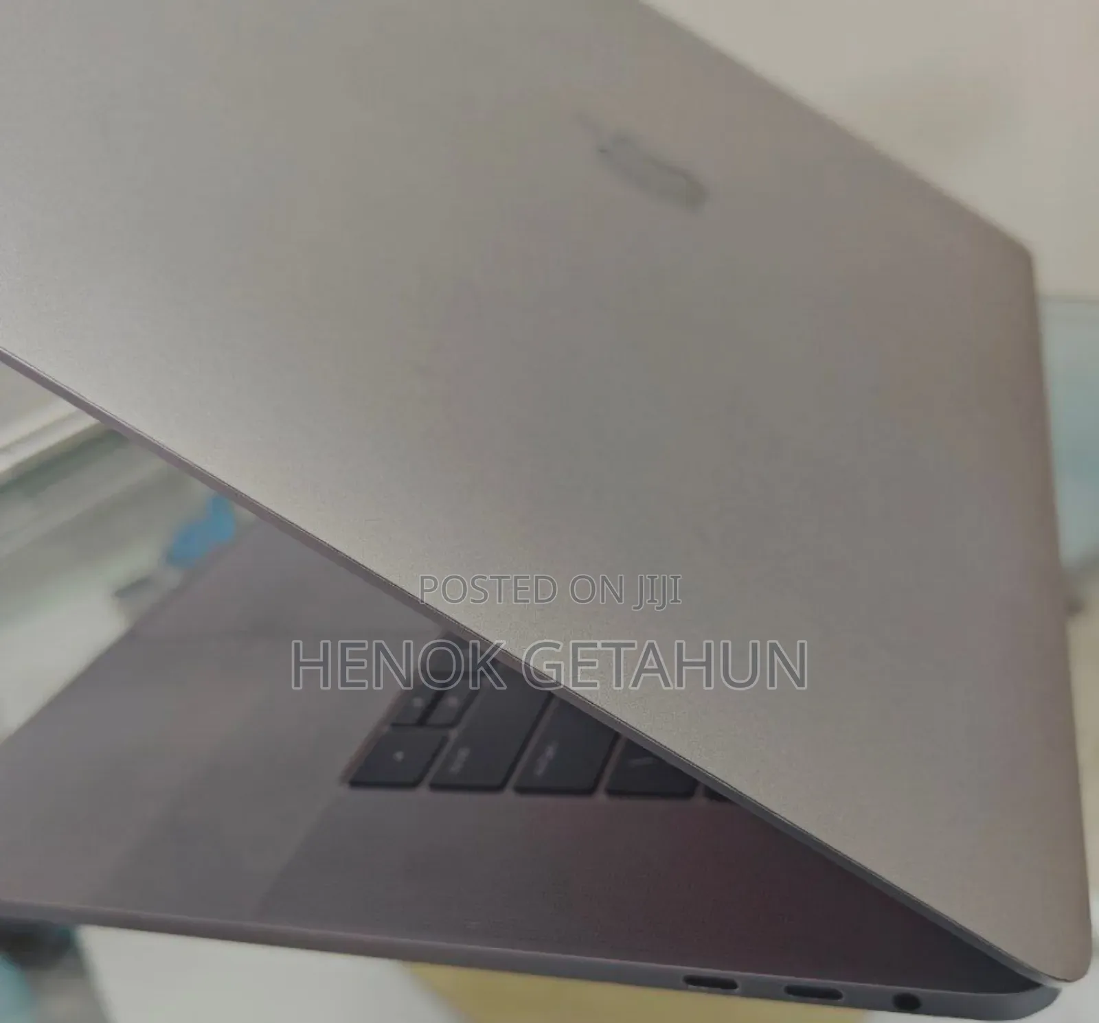 New Laptop Apple MacBook Pro 2017 16GB Intel Core I7 SSD 1T