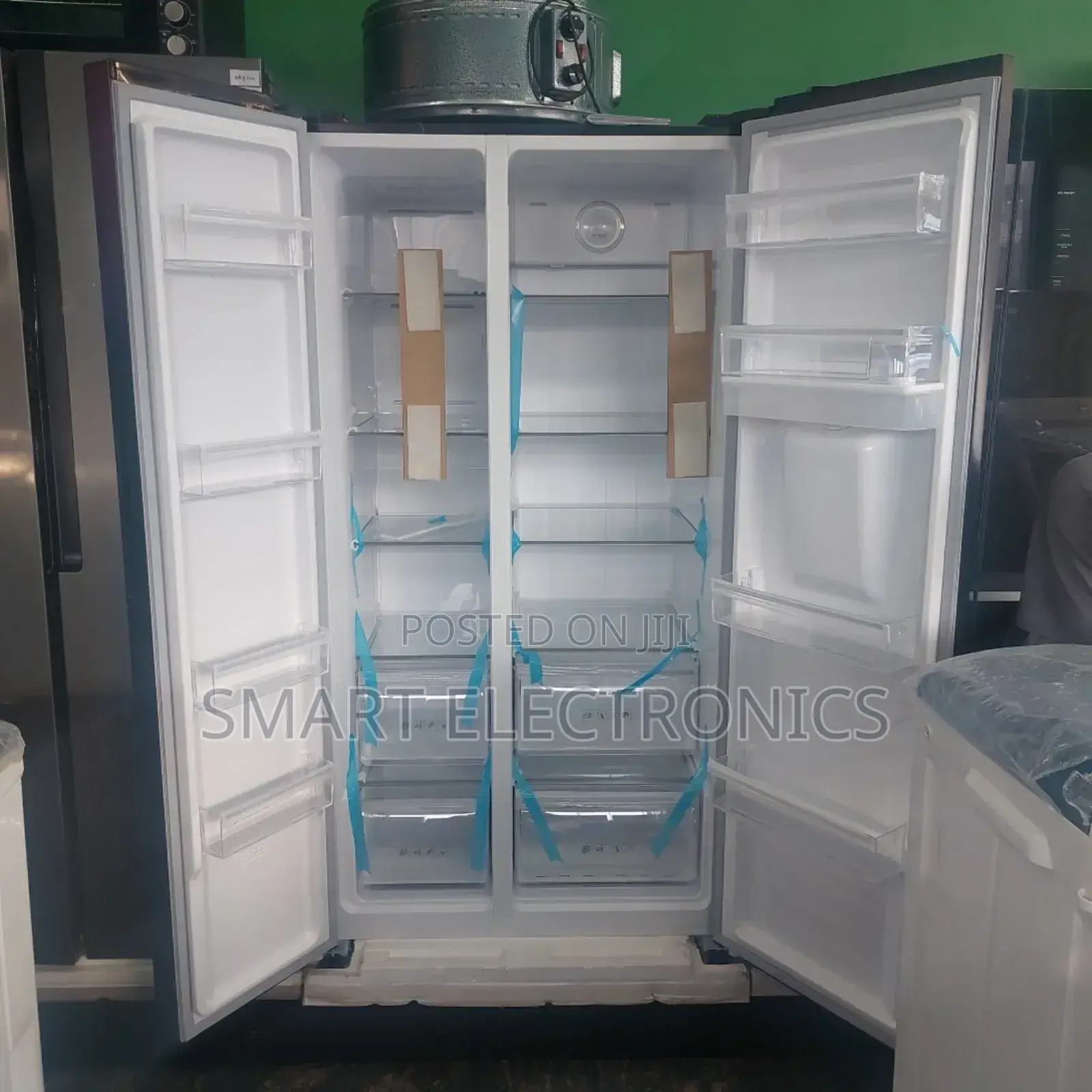 Orbit Refrigerator 680L
