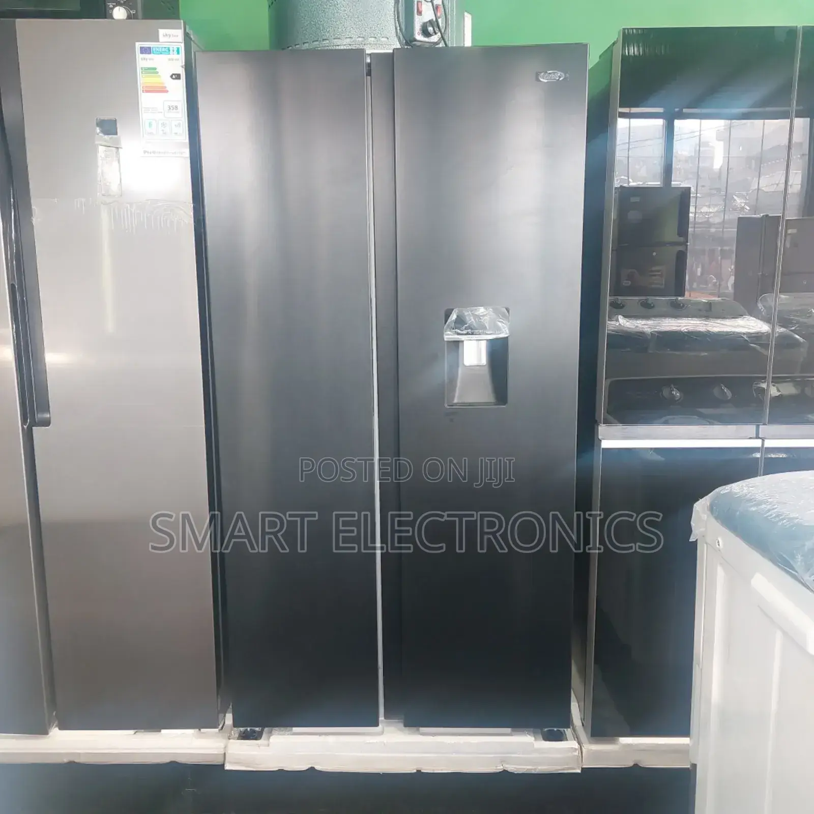 Orbit Refrigerator 680L