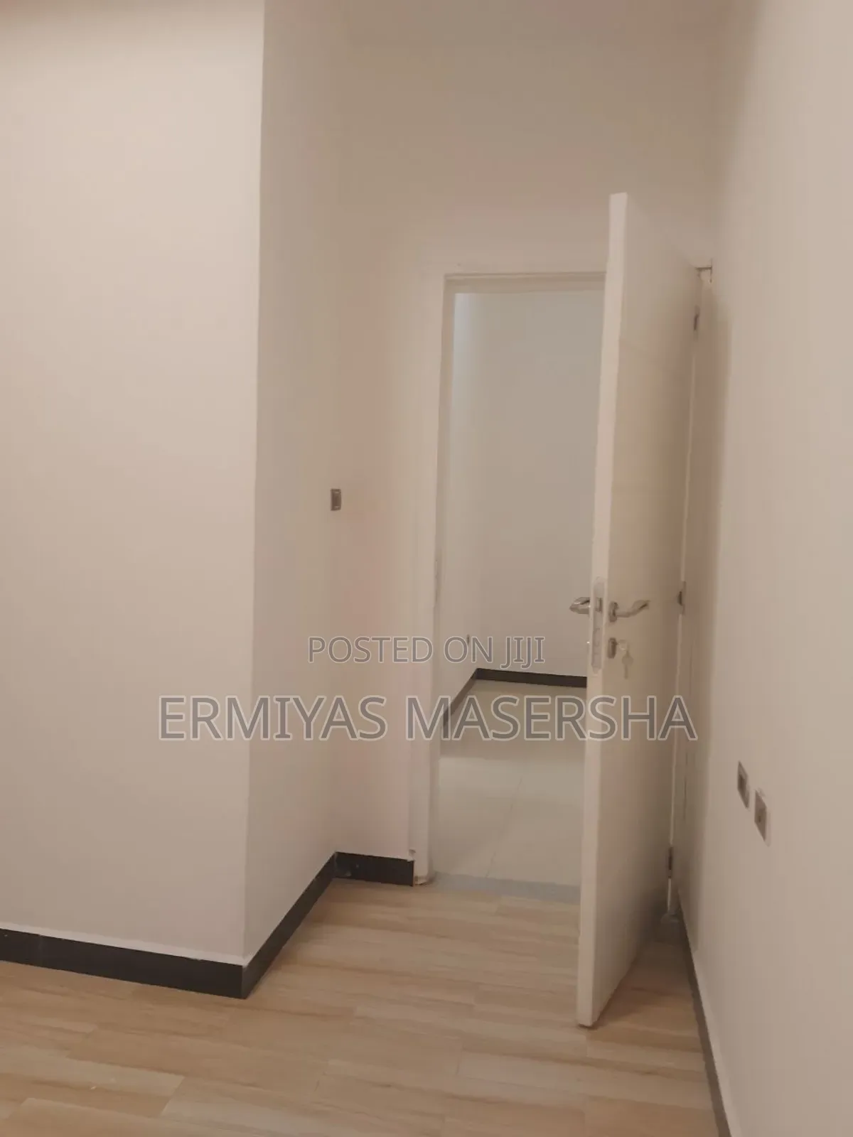 Furnished 3bdrm Apartment in Jenbro, Bole for sale