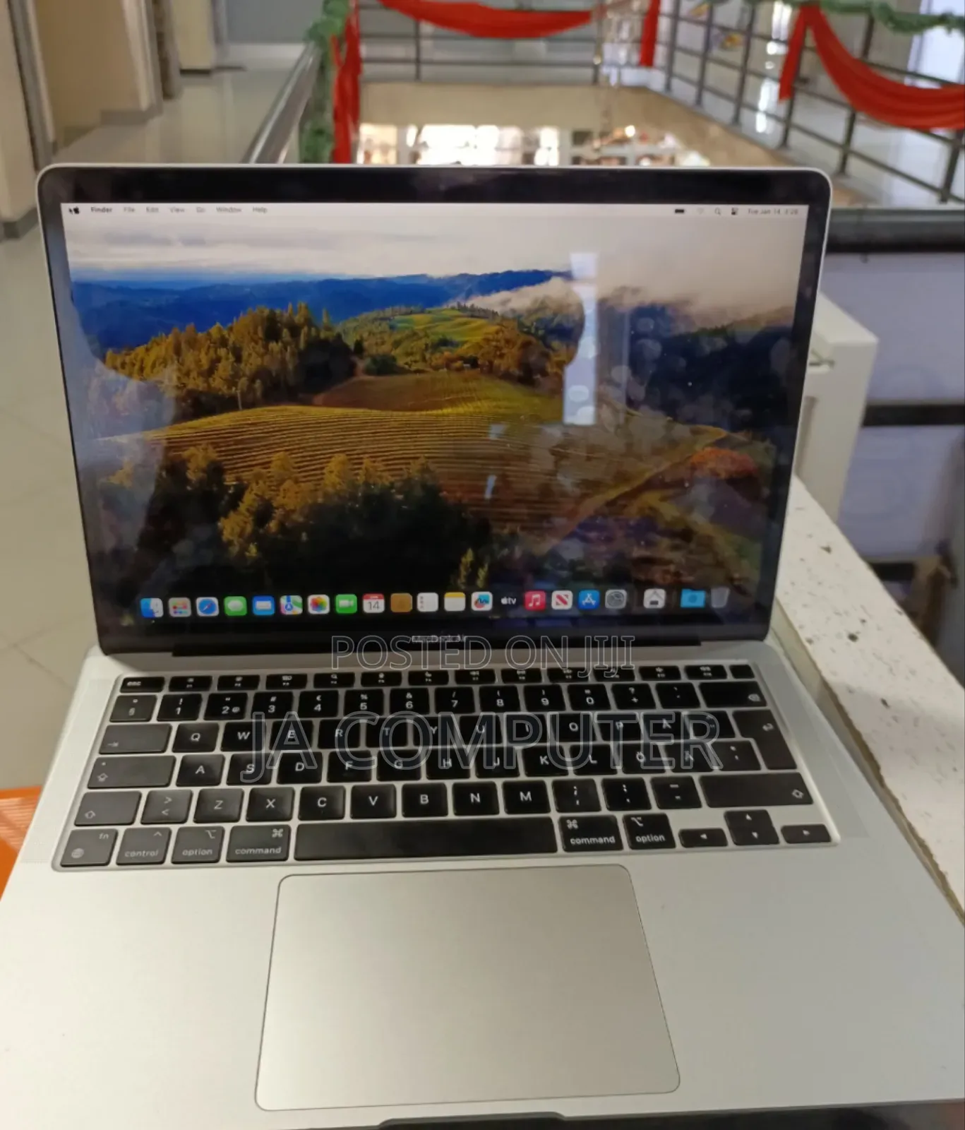 New Laptop Apple MacBook Air 2020 M1 8GB Apple M1 SSD 256GB