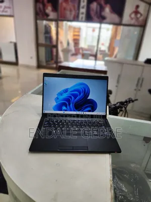Photo - New Laptop Dell Latitude 5310 8GB Intel Core I5 SSD 256GB