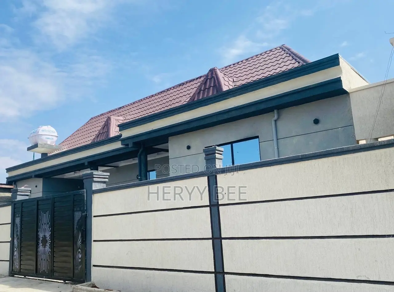 5bdrm Villa in Oromia-Finfinne for sale