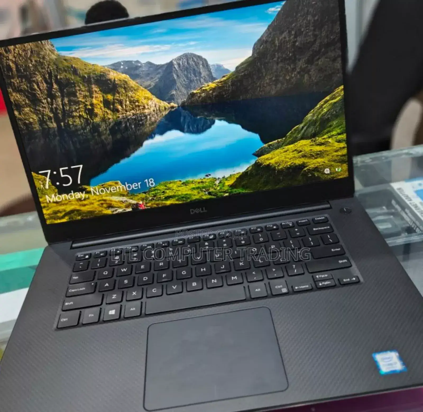 New Laptop Dell Precision 5540 16GB Intel Core I7 SSD 512GB