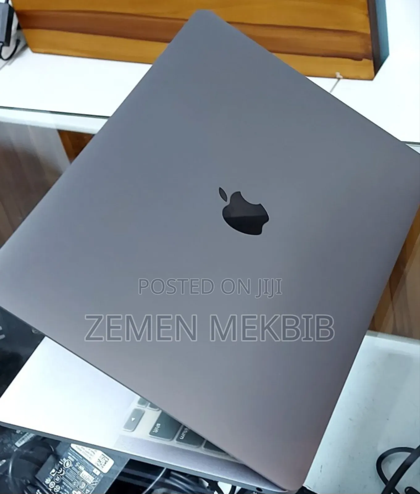 New Laptop Apple MacBook Pro 2021 M1 8GB SSD 256GB