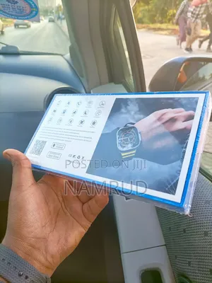 Smart Watch Fullscreen With 3 Straps