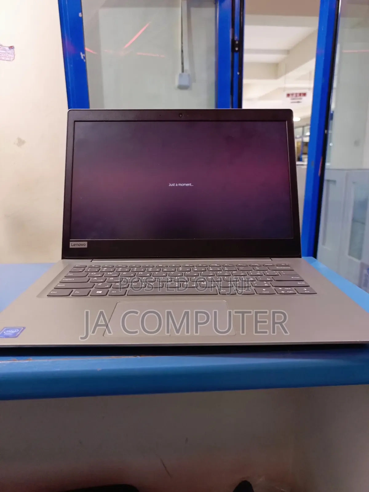 New Laptop Lenovo Ideapad 3 4GB Intel Celeron SSD 32GB