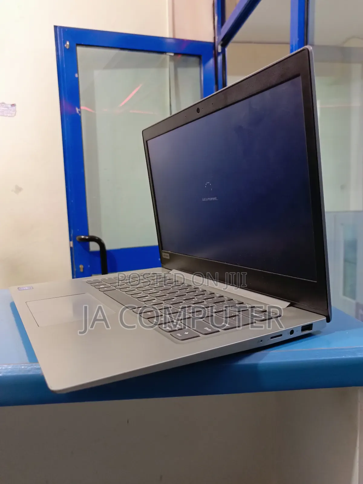 New Laptop Lenovo Ideapad 3 4GB Intel Celeron SSD 32GB