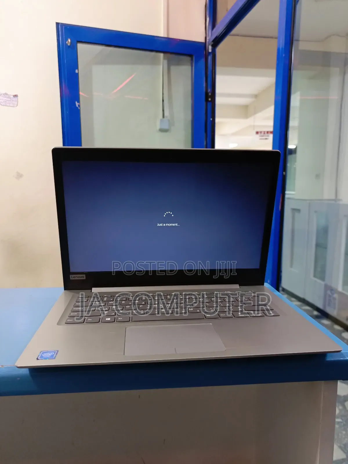 New Laptop Lenovo Ideapad 3 4GB Intel Celeron SSD 32GB