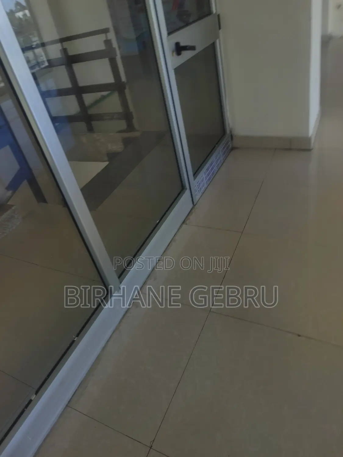 Luxury Apartiment Rent for Furniture or Other Business