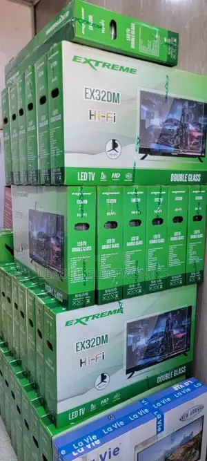 Photo - La Vie and Extreme Tv 32 Inch