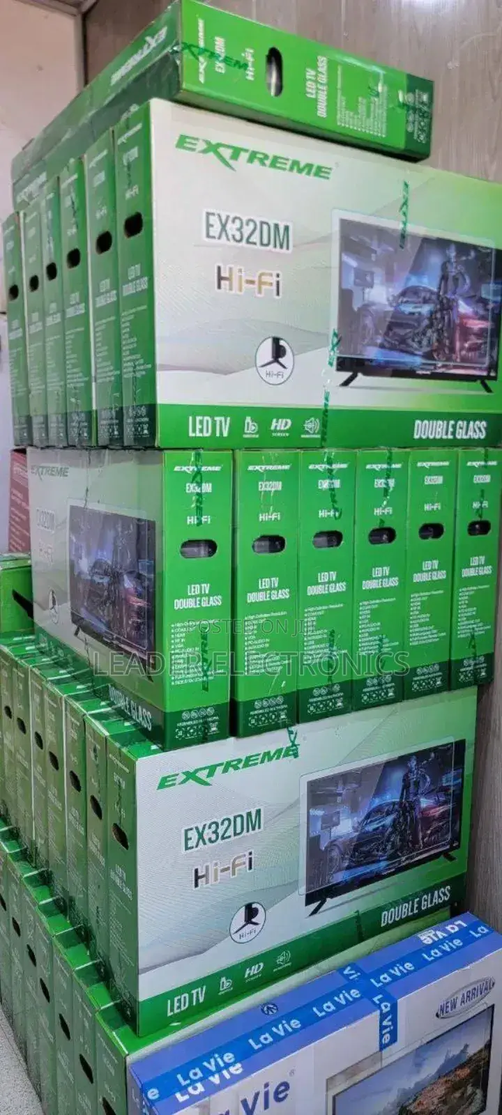 La Vie and Extreme Tv 32 Inch