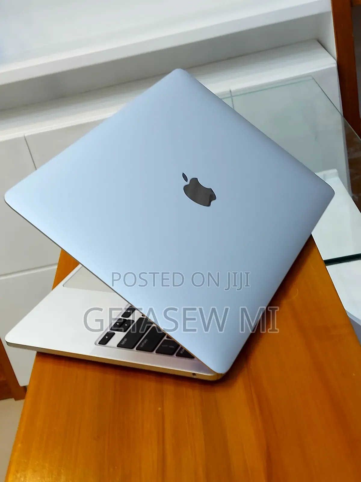 New Laptop Apple MacBook Pro M1 6GB Apple M1 Pro SSD 512GB