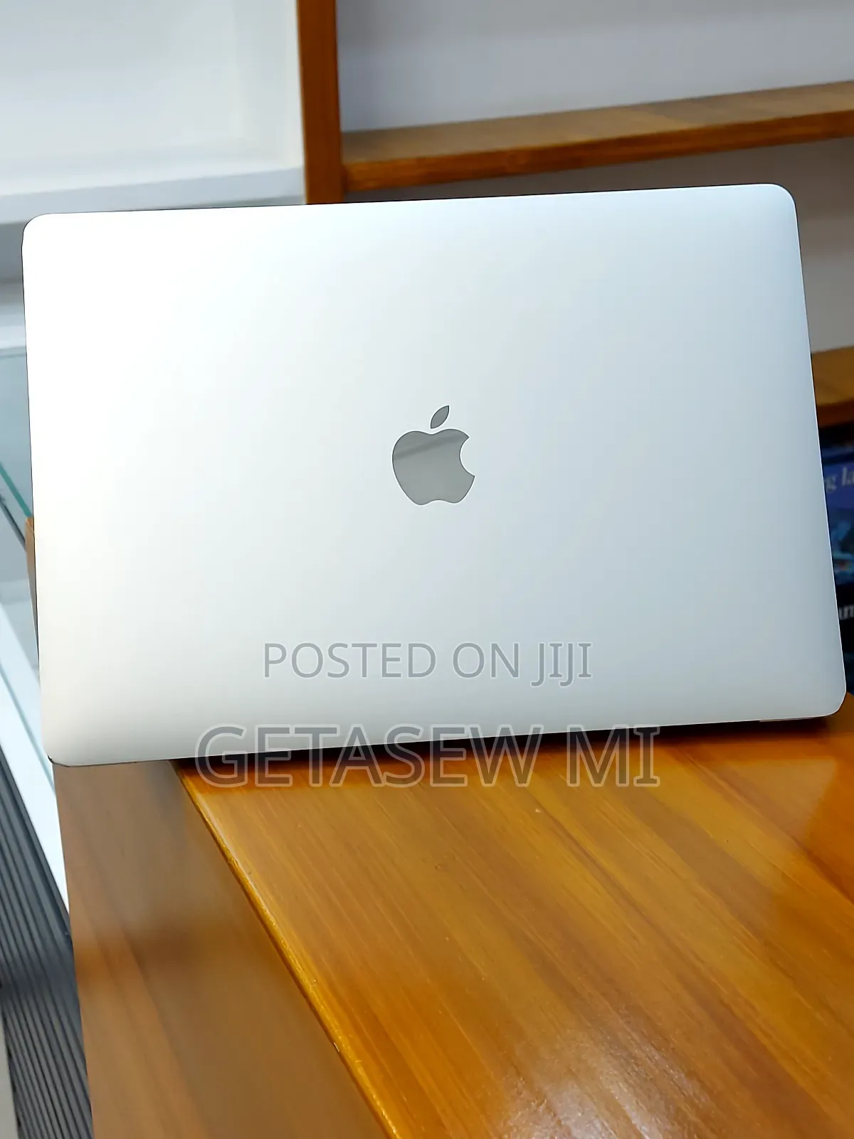 New Laptop Apple MacBook Pro M1 6GB Apple M1 Pro SSD 512GB