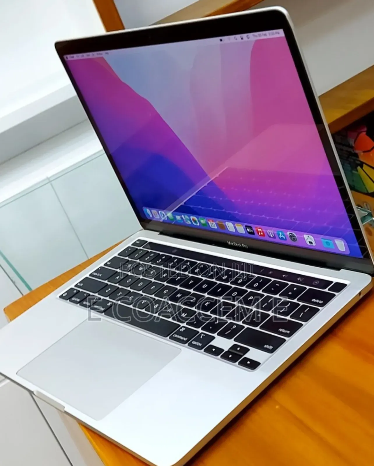 Laptop Apple MacBook 8GB Apple M1 Pro SSD 256GB