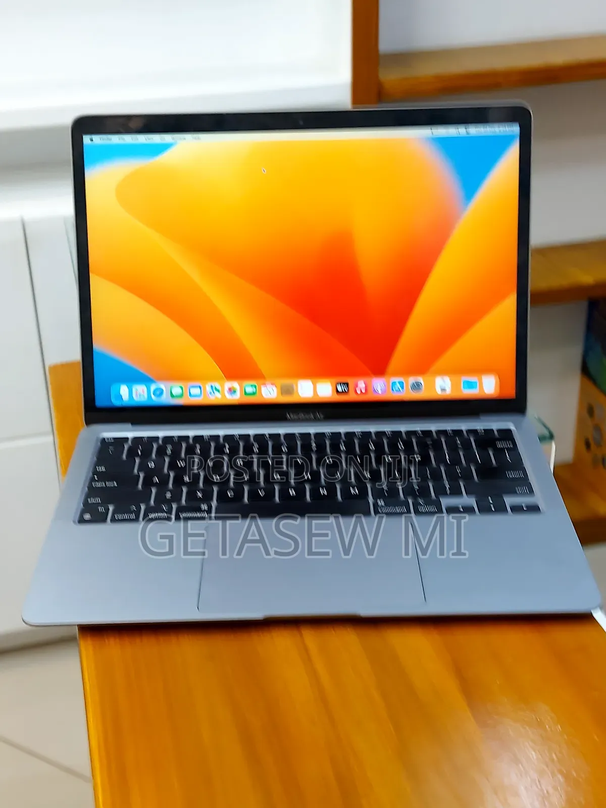 New Laptop Apple MacBook Air 2020 M1 8GB Apple M1 SSD 256GB