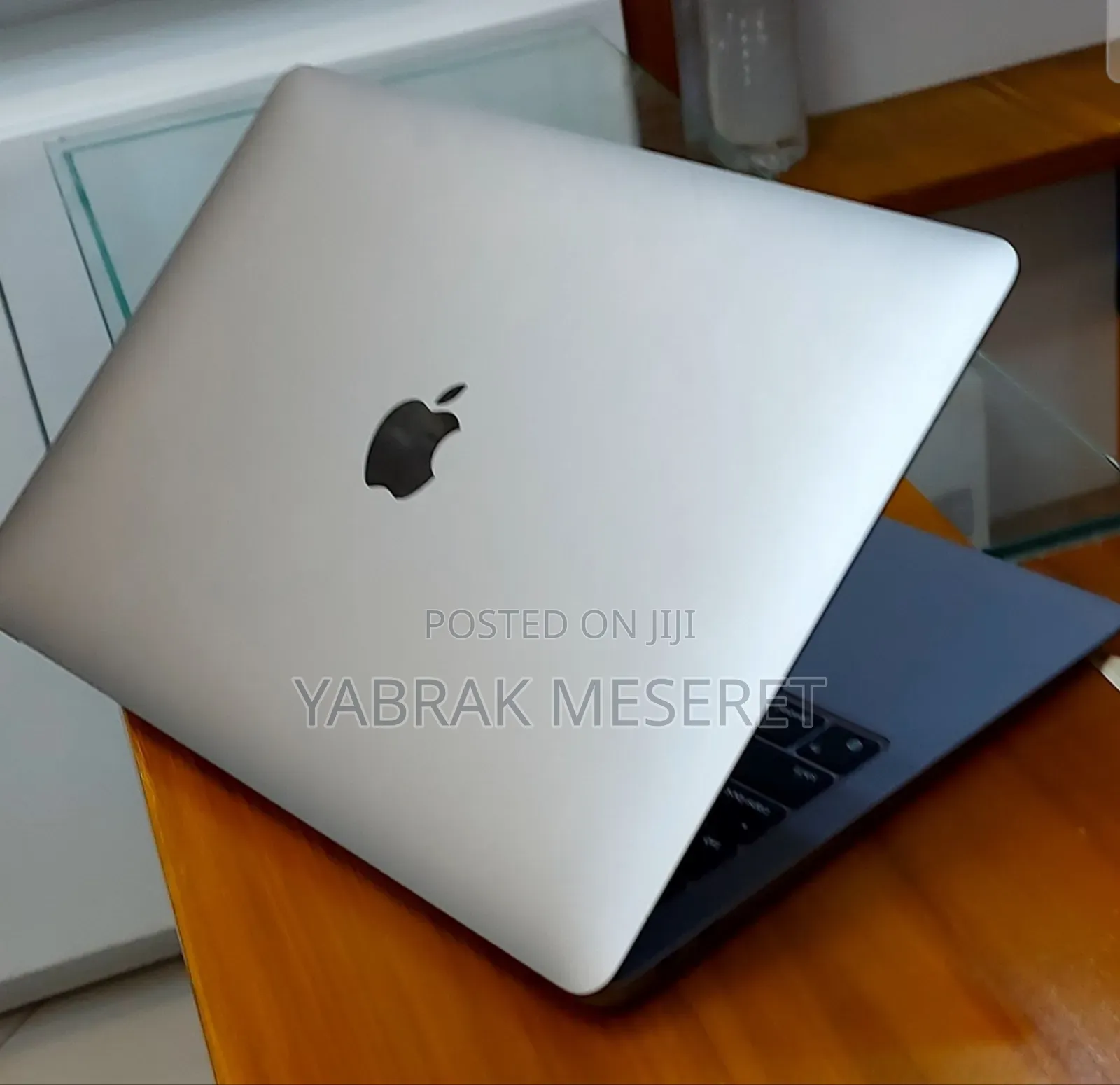 New Laptop Apple MacBook Air 2020 M1 8GB Apple M1 SSD 256GB