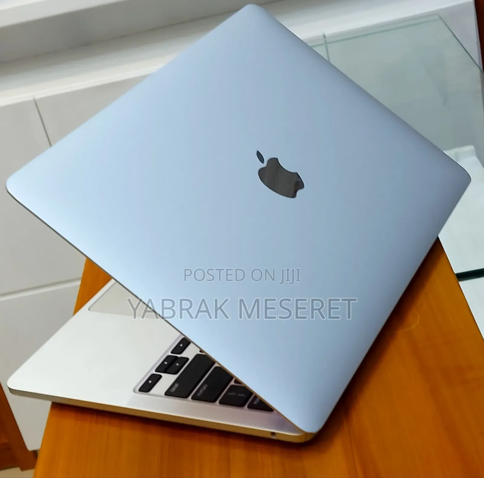 New Laptop Apple MacBook Pro M1 8GB Apple M1 Pro SSD 512GB