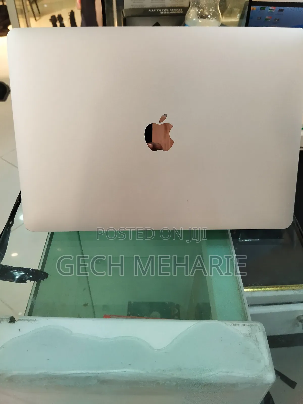 New Laptop Apple MacBook Pro 2020 M1 8GB Apple M1 Pro SSD 512GB