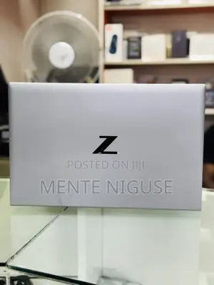 New Laptop HP ZBook Firefly 15 G7 16GB Intel Core I7 SSD 512GB