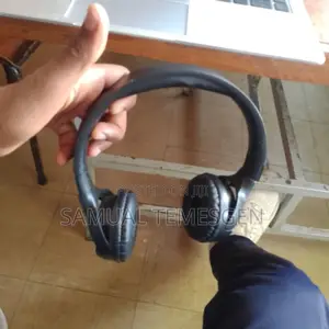 Photo - JBL Head Phone