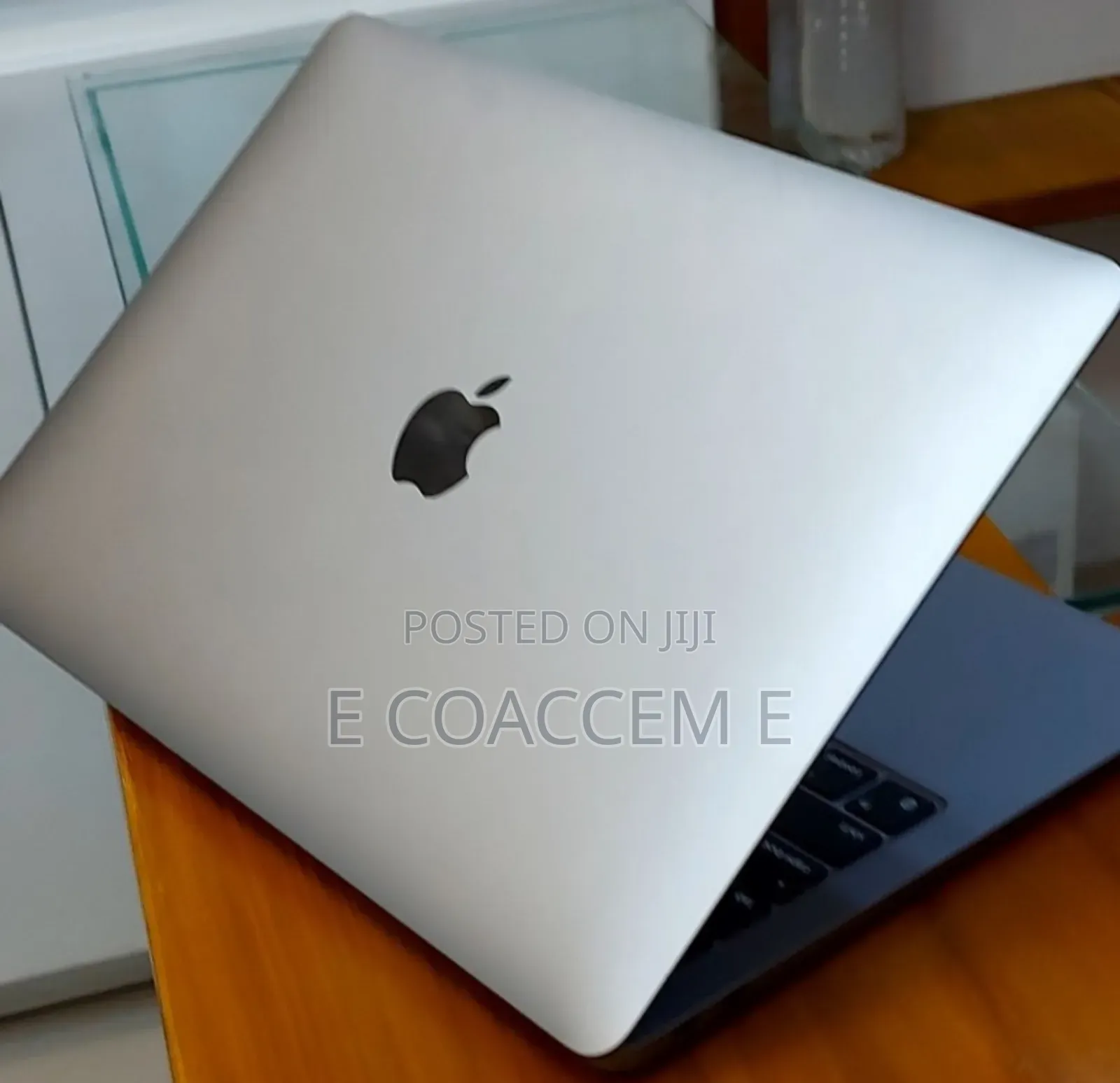 New Laptop Apple MacBook 8GB Apple M1 SSD 256GB