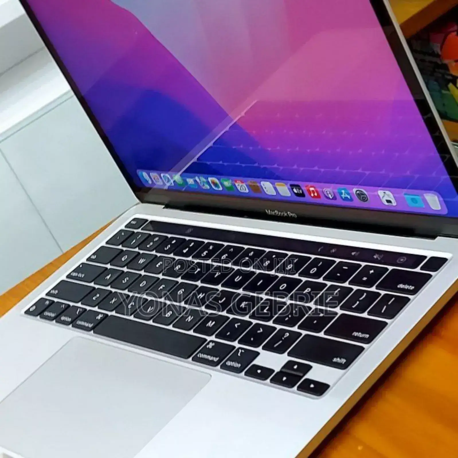 New Laptop Apple MacBook Pro 2021 M1 8GB Apple M1 SSD 512GB