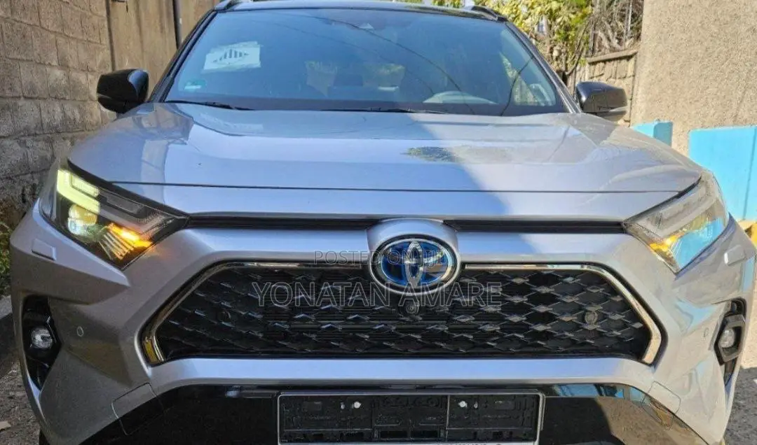 New Toyota RAV4 2023 Silver