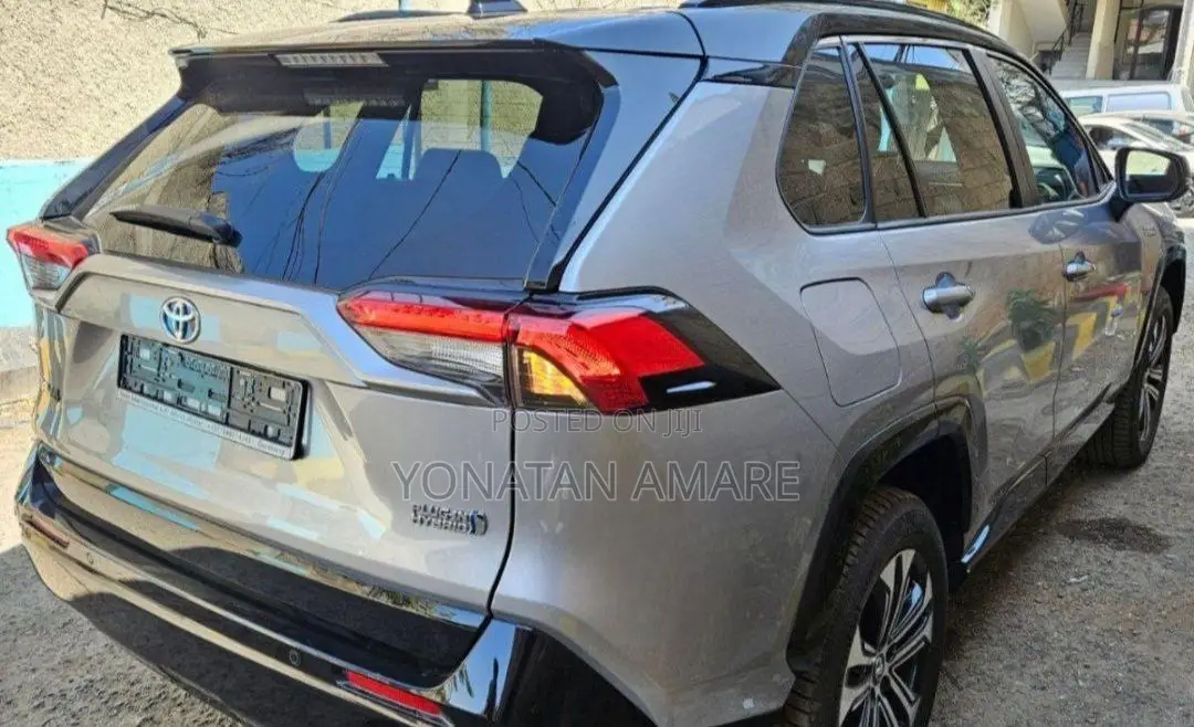 New Toyota RAV4 2023 Silver