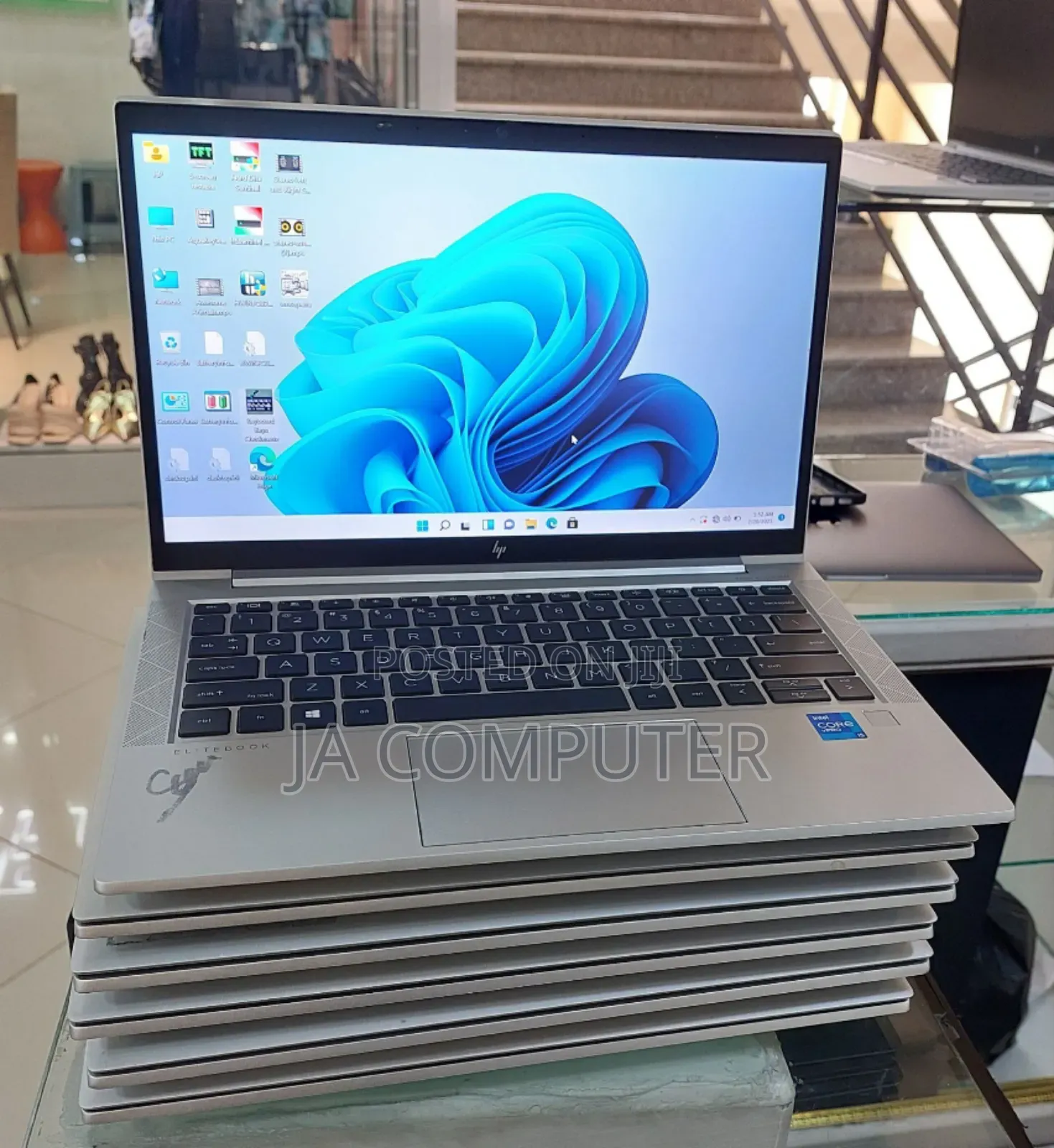 New Laptop HP EliteBook 830 G8 16GB Intel Core I5 SSD 512GB