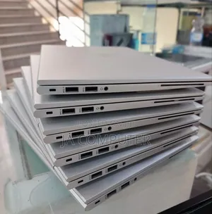 New Laptop HP EliteBook 830 G8 16GB Intel Core I5 SSD 512GB